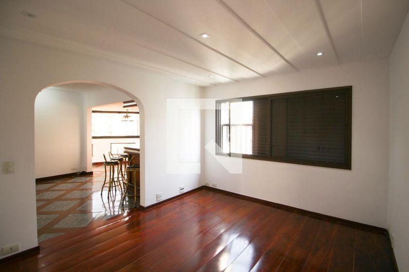 Apartamento à Venda – Moema, 3 Quartos, 240 m² – São Paulo