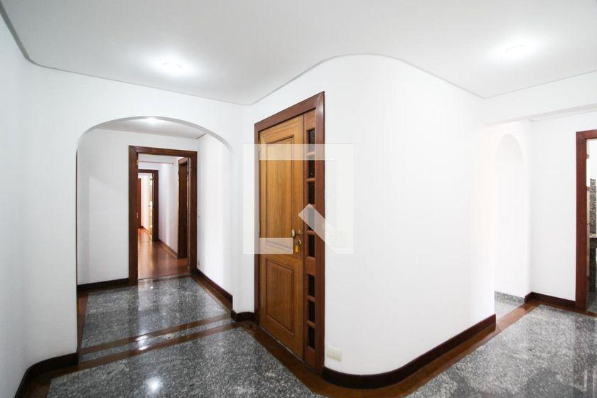 Apartamento à Venda – Moema, 3 Quartos, 240 m² – São Paulo