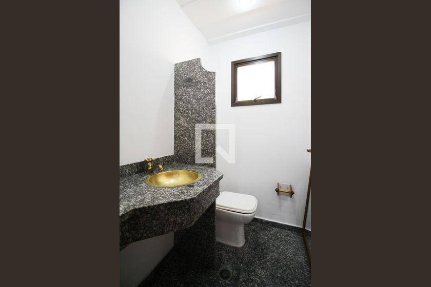 Apartamento à Venda – Moema, 3 Quartos, 240 m² – São Paulo