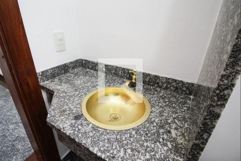 Apartamento à Venda – Moema, 3 Quartos, 240 m² – São Paulo