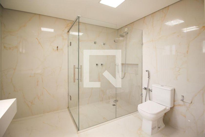Apartamento à Venda – Moema, 3 Quartos, 240 m² – São Paulo
