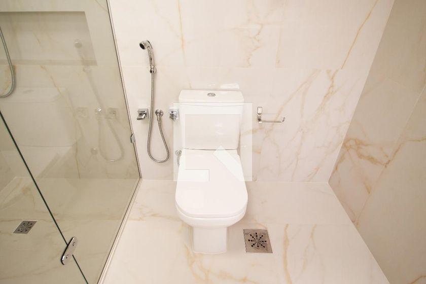 Apartamento à Venda – Moema, 3 Quartos, 240 m² – São Paulo