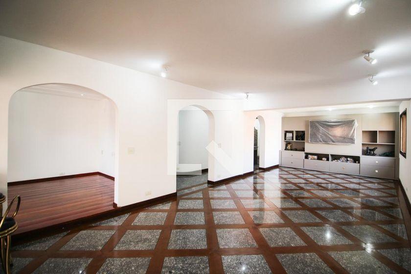 Apartamento à Venda – Moema, 3 Quartos, 240 m² – São Paulo