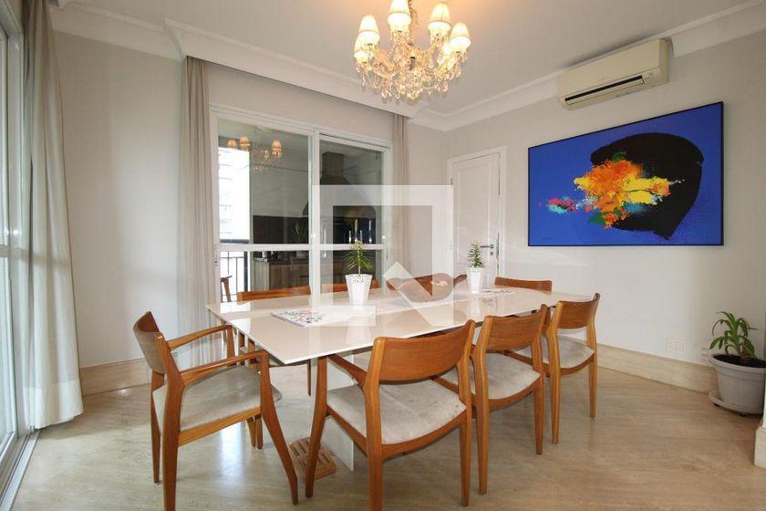 Apartamento à Venda – Moema, 4 Quartos, 257 m² – São Paulo