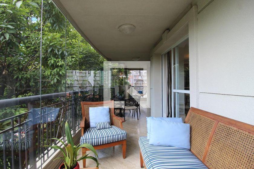 Apartamento à Venda – Moema, 4 Quartos, 257 m² – São Paulo