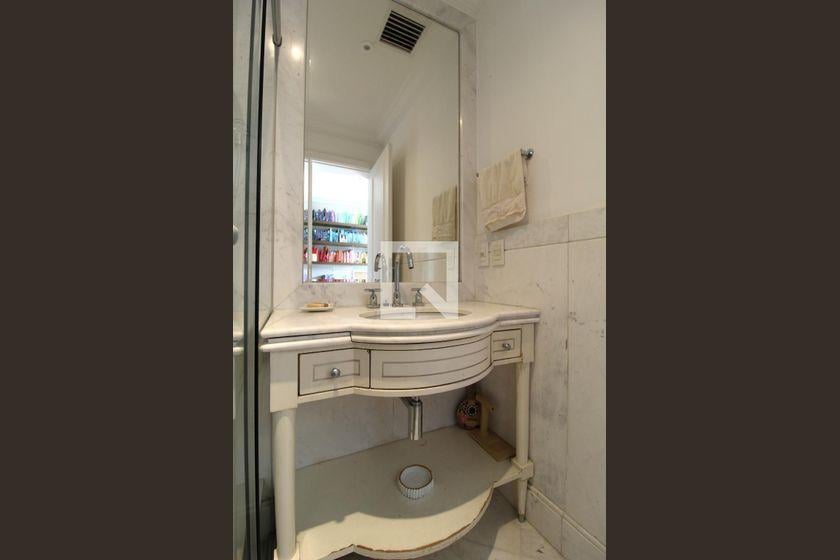Apartamento à Venda – Moema, 4 Quartos, 257 m² – São Paulo