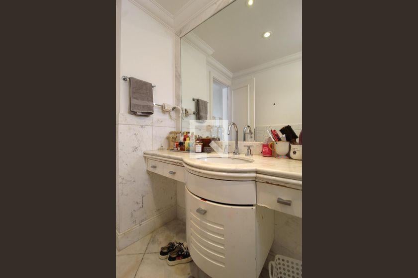Apartamento à Venda – Moema, 4 Quartos, 257 m² – São Paulo