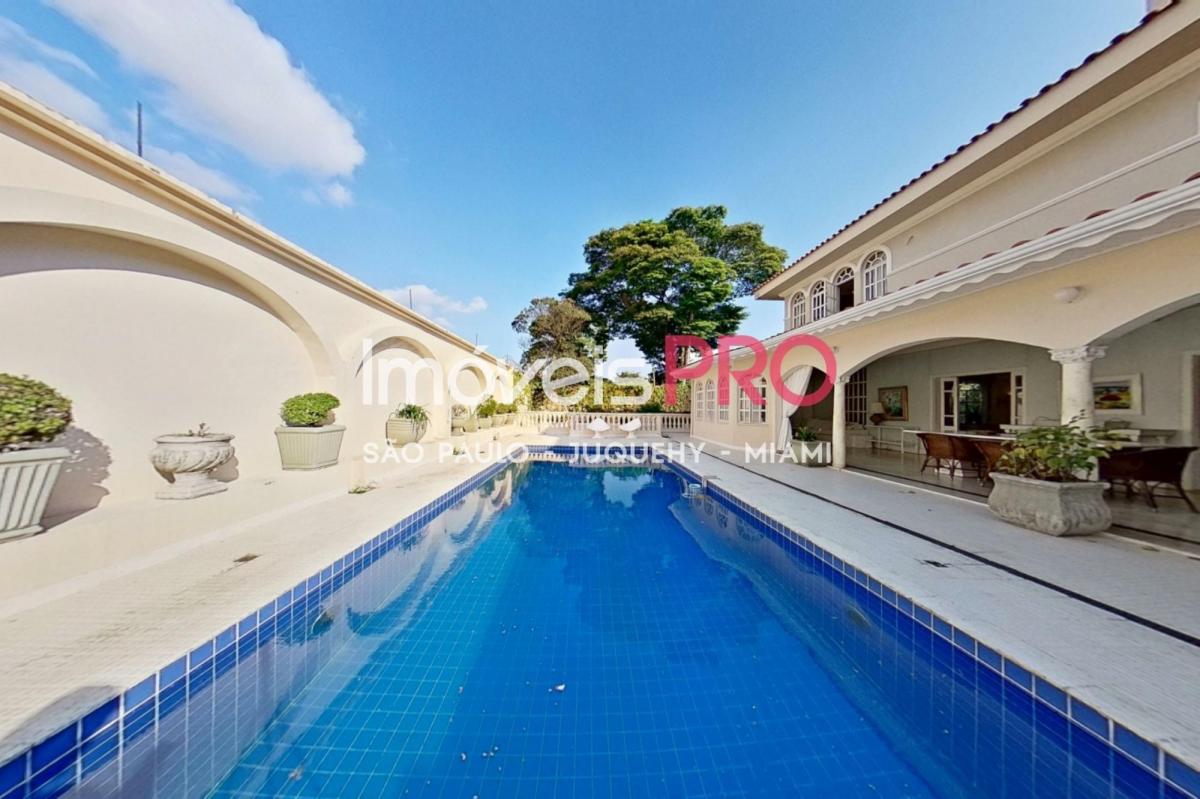 Exclusiva Casa de Cinema no Jardim Everest, Cidade Jardim, com 5 suítes e 700 m² de terreno!