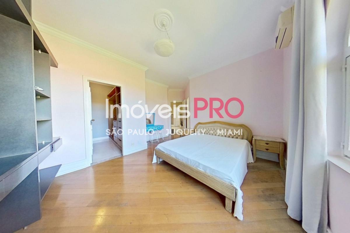 Exclusiva Casa de Cinema no Jardim Everest, Cidade Jardim, com 5 suítes e 700 m² de terreno!