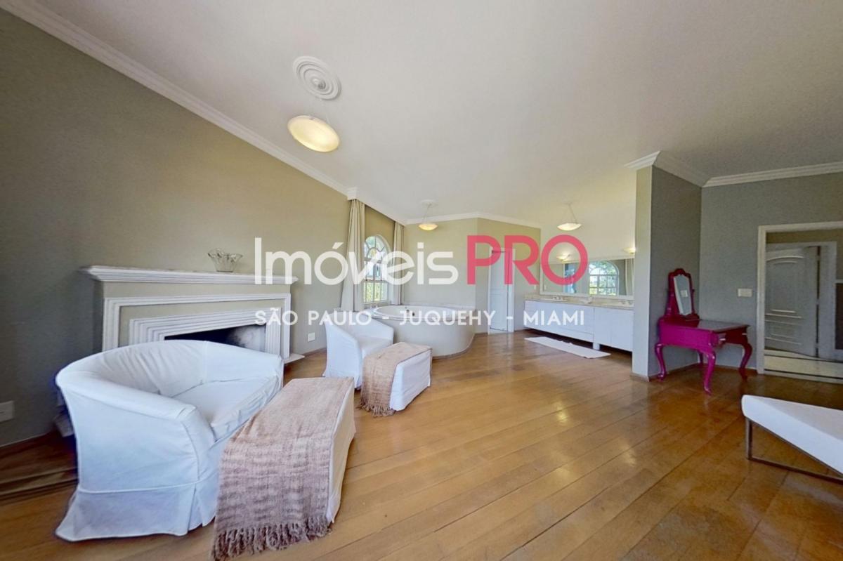 Exclusiva Casa de Cinema no Jardim Everest, Cidade Jardim, com 5 suítes e 700 m² de terreno!