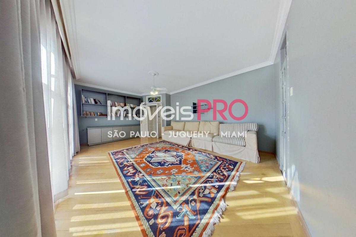 Exclusiva Casa de Cinema no Jardim Everest, Cidade Jardim, com 5 suítes e 700 m² de terreno!