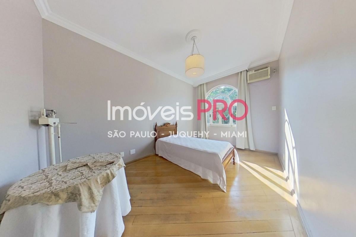 Exclusiva Casa de Cinema no Jardim Everest, Cidade Jardim, com 5 suítes e 700 m² de terreno!