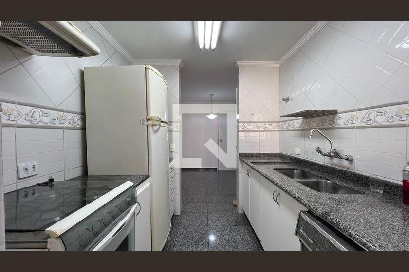 Apartamento à Venda – Jardim Paulista, 3 Quartos, 225 m² – São Paulo