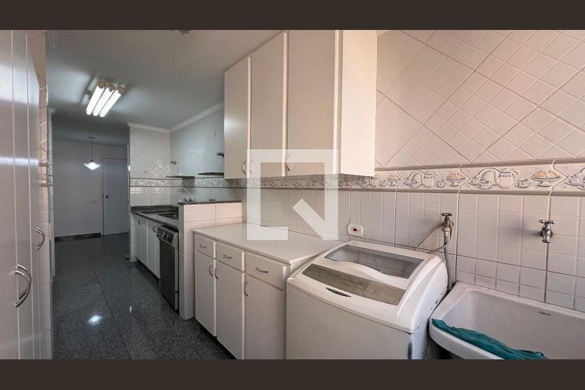 Apartamento à Venda – Jardim Paulista, 3 Quartos, 225 m² – São Paulo