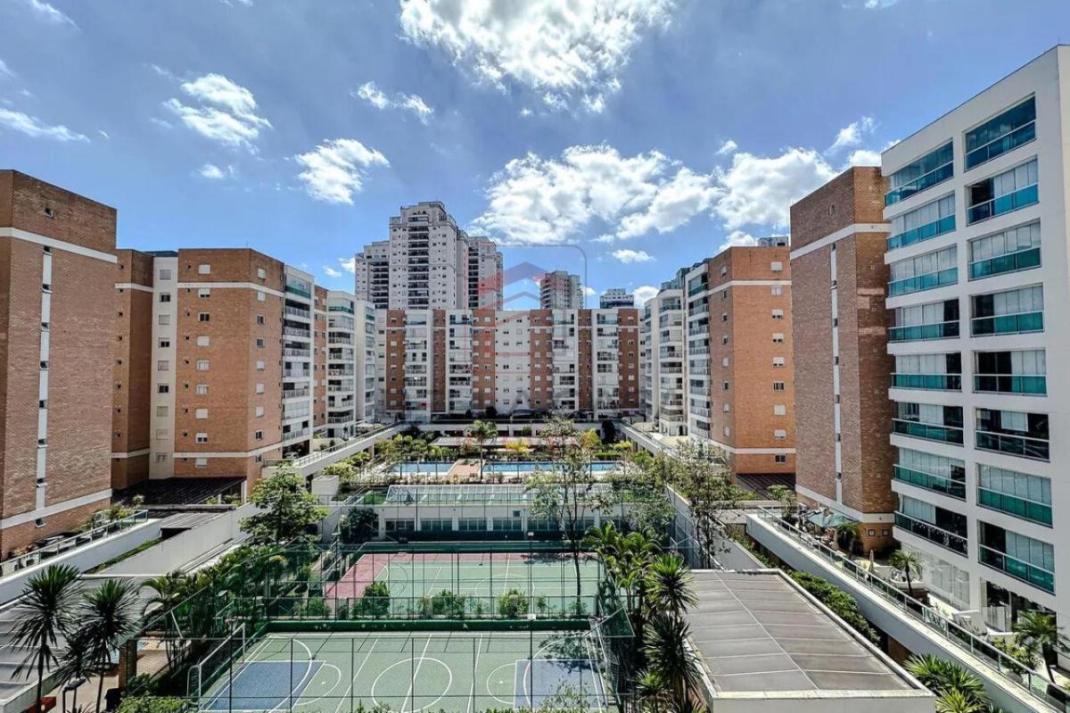 Apartamento na Mooca, 204m2, sendo 04 suítes todas com armários planejados e 04 vagas