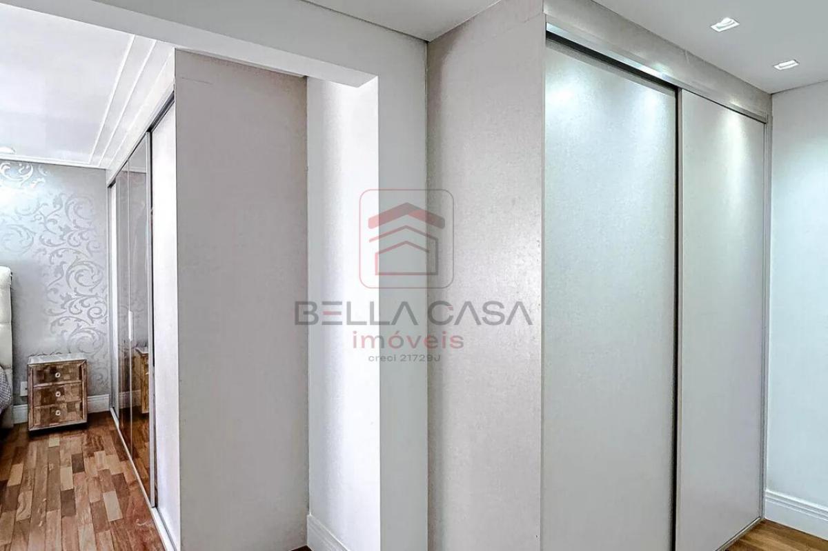 Apartamento na Mooca, 204m2, sendo 04 suítes todas com armários planejados e 04 vagas