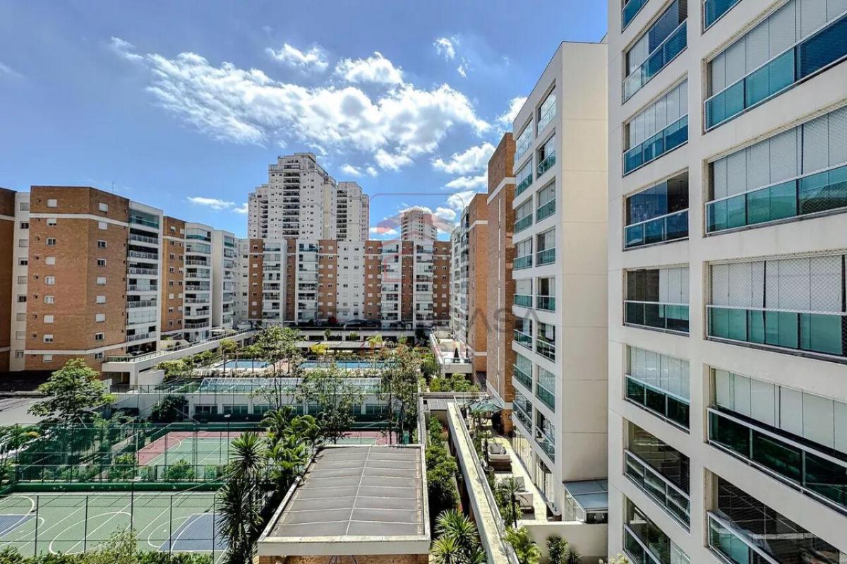 Apartamento na Mooca, 204m2, sendo 04 suítes todas com armários planejados e 04 vagas
