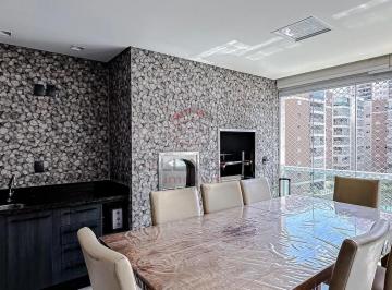 Apartamento na Mooca, 204m2, sendo 04 suítes todas com armários planejados e 04 vagas