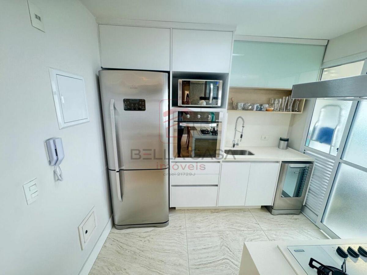 Apartamento à venda com 75m², 2 quartos e 2 vagas.