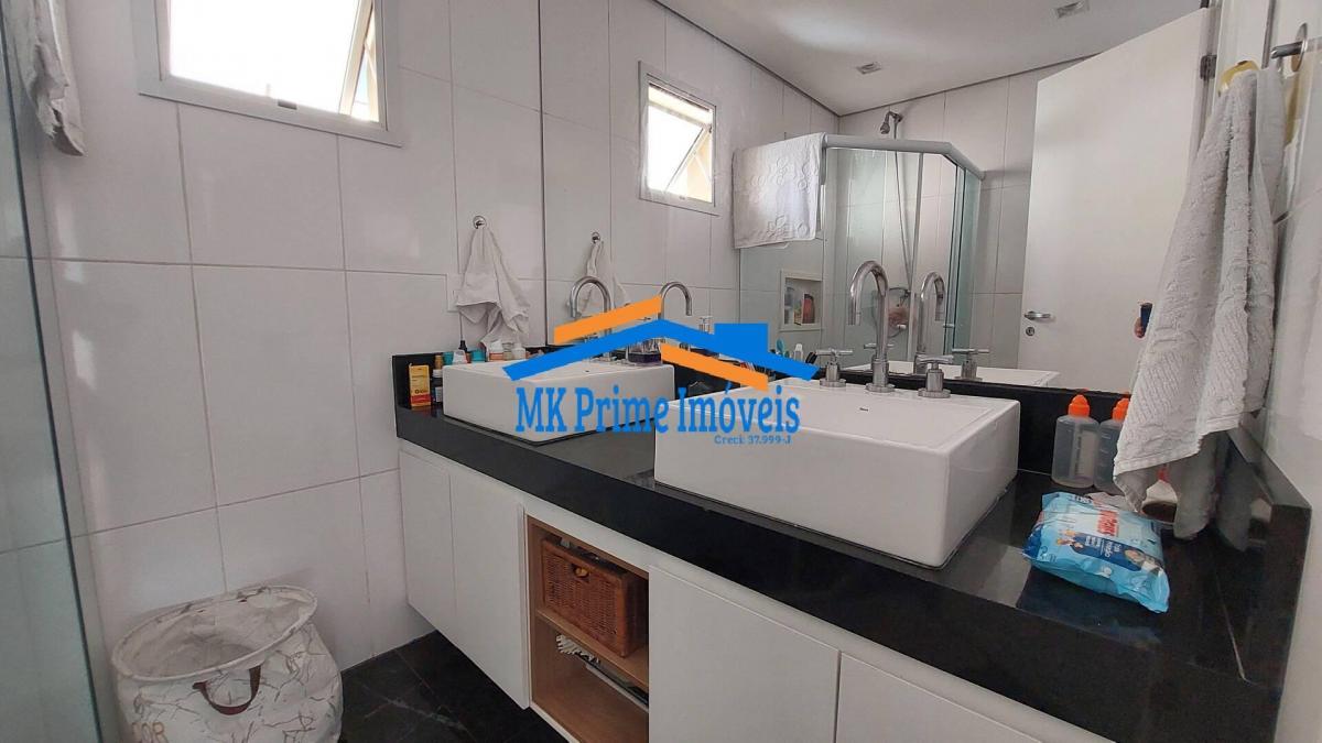 Sobrado c/ 250m², 3 Suítes, Piscina, Área Gourmet – Parque dos Príncipes/SP