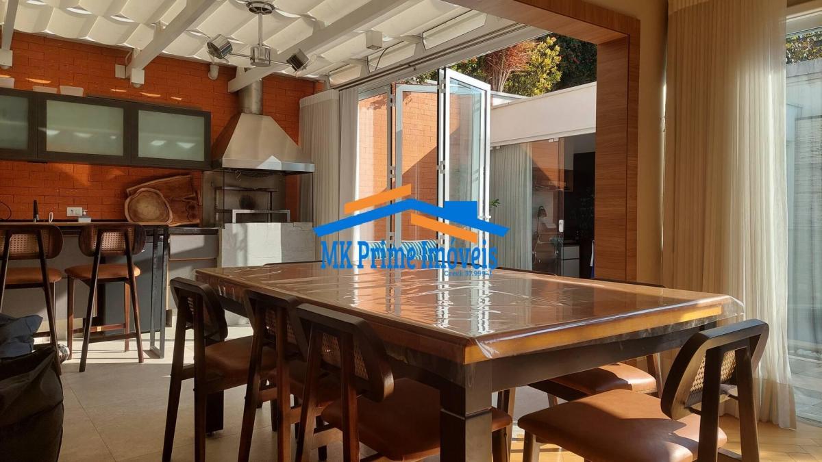 Sobrado c/ 250m², 3 Suítes, Piscina, Área Gourmet – Parque dos Príncipes/SP