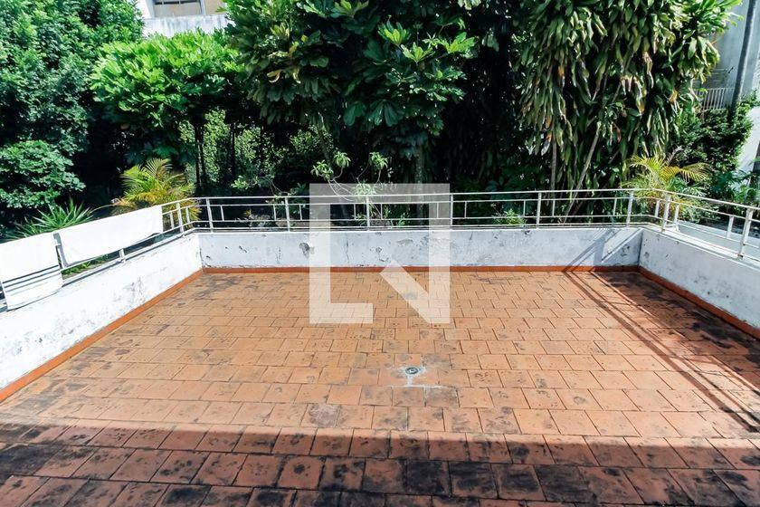 Casa à Venda – Jardim Guedala, 5 Quartos, 800 m² – São Paulo