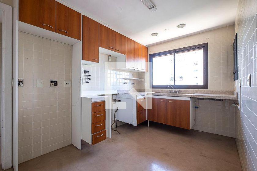 Apartamento à Venda – Vila Madalena, 3 Quartos, 335 m² – São Paulo