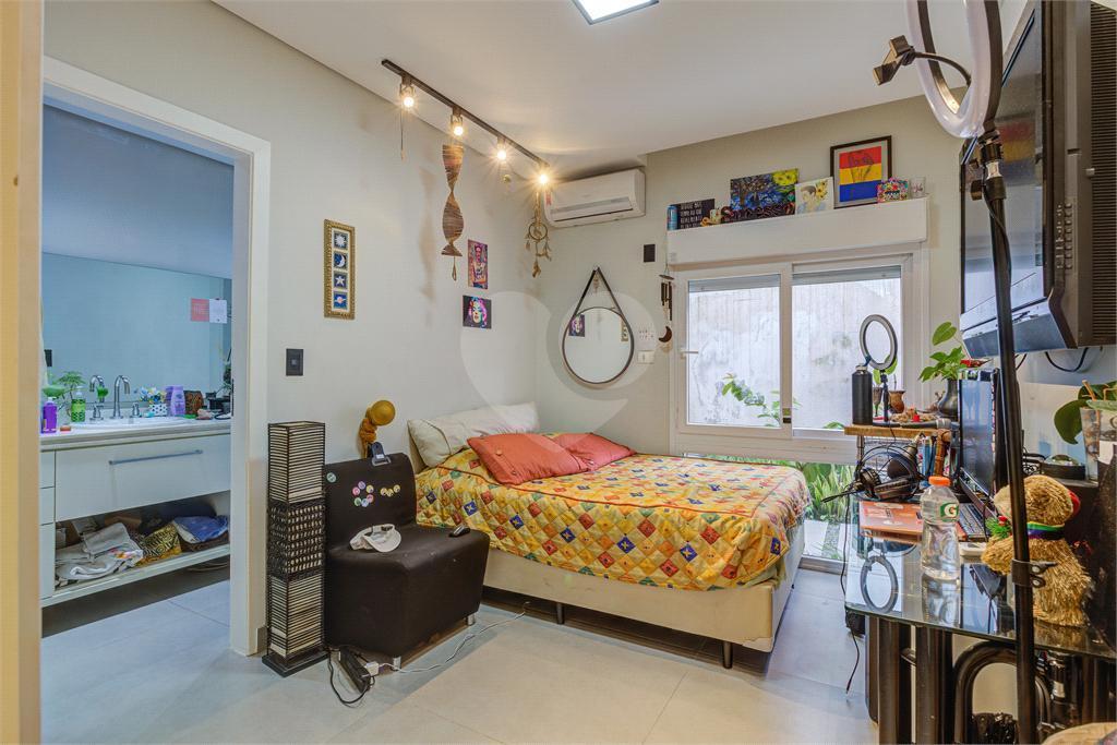 Casa térrea com 4 quartos à venda em Santo Amaro – SP