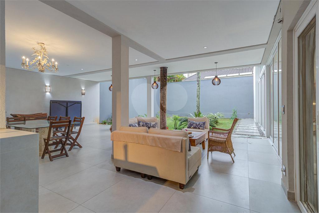Casa térrea com 4 quartos à venda em Santo Amaro – SP