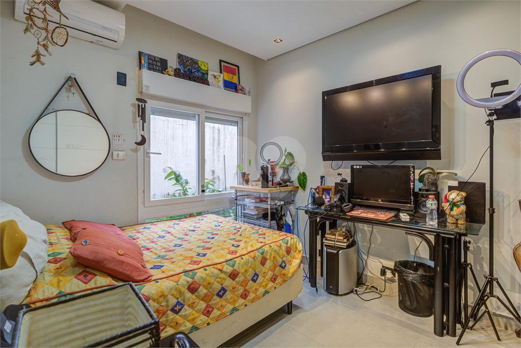 Casa térrea com 4 quartos à venda em Santo Amaro – SP