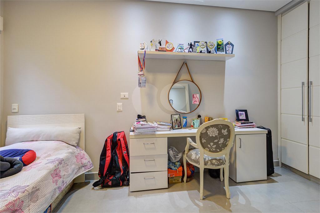 Casa térrea com 4 quartos à venda em Santo Amaro – SP