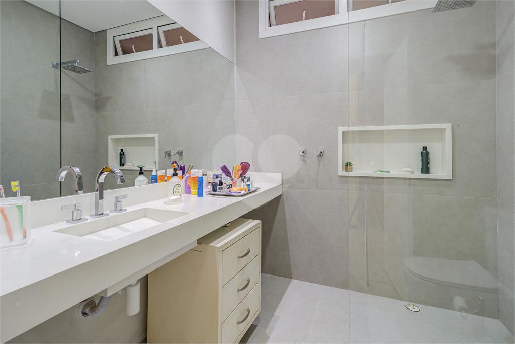 Casa térrea com 4 quartos à venda em Santo Amaro – SP