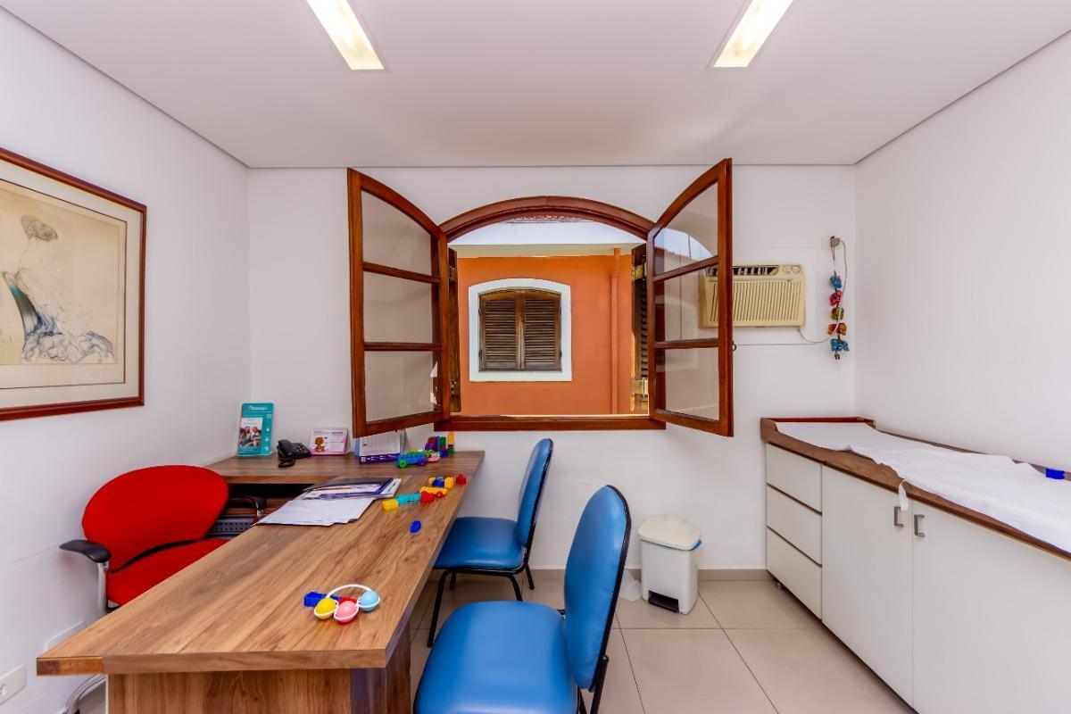 Funcional casa tipo para venda em Saúde com 5 quartos, sendo 1 suíte, 261m² – remaxfront#WWV60