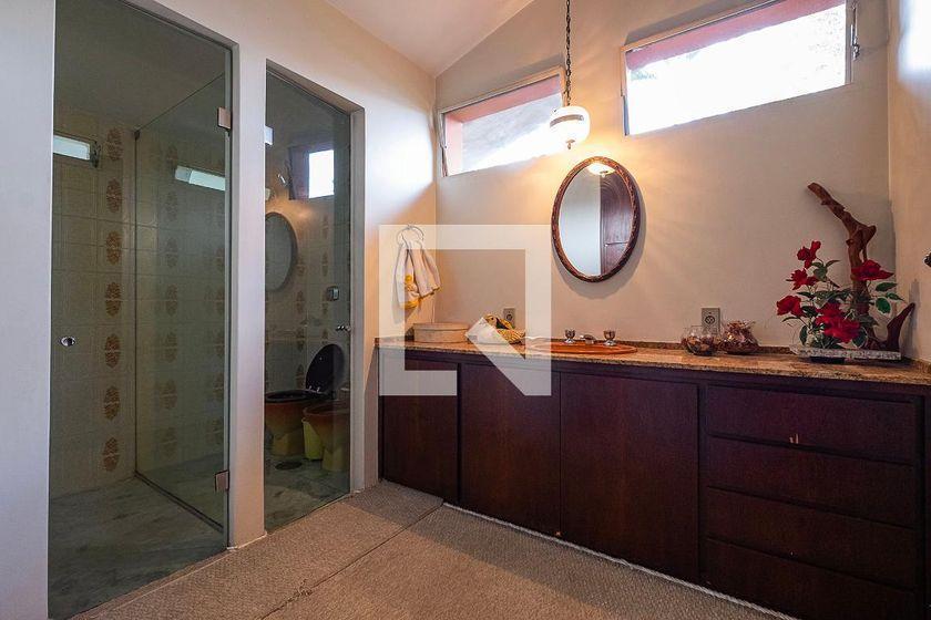 Casa à Venda – Alto de Pinheiros, 4 Quartos, 380 m² – São Paulo