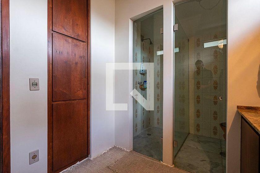 Casa à Venda – Alto de Pinheiros, 4 Quartos, 380 m² – São Paulo