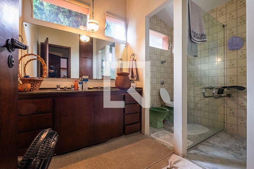 Casa à Venda – Alto de Pinheiros, 4 Quartos, 380 m² – São Paulo