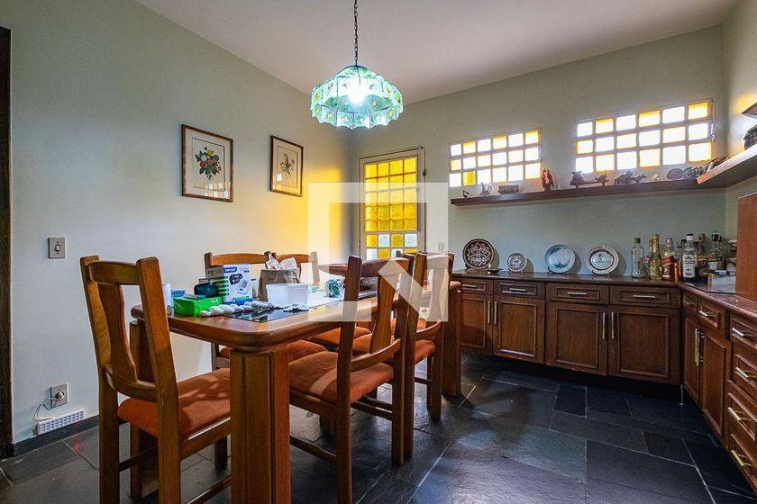 Casa à Venda – Alto de Pinheiros, 4 Quartos, 380 m² – São Paulo