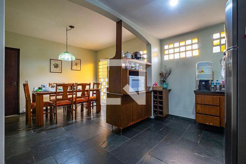 Casa à Venda – Alto de Pinheiros, 4 Quartos, 380 m² – São Paulo