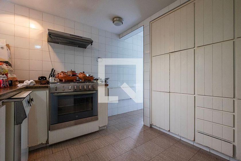Casa à Venda – Alto de Pinheiros, 4 Quartos, 380 m² – São Paulo