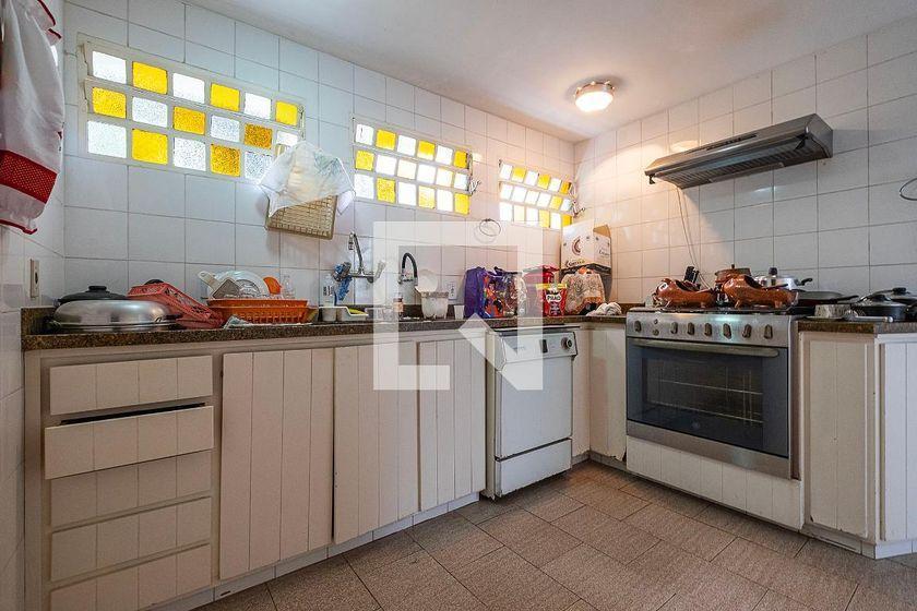 Casa à Venda – Alto de Pinheiros, 4 Quartos, 380 m² – São Paulo