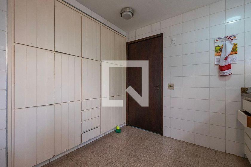 Casa à Venda – Alto de Pinheiros, 4 Quartos, 380 m² – São Paulo