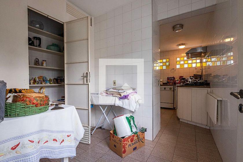 Casa à Venda – Alto de Pinheiros, 4 Quartos, 380 m² – São Paulo