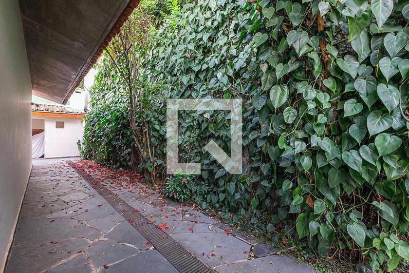 Casa à Venda – Alto de Pinheiros, 4 Quartos, 380 m² – São Paulo