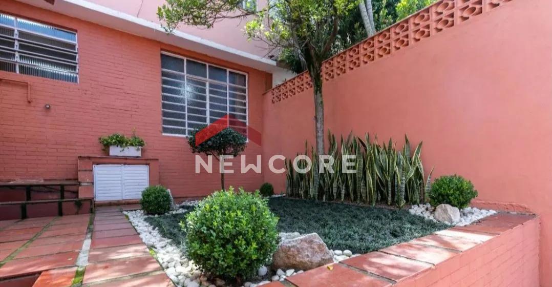 Casa em Avenida Iraí – Indianópolis – São Paulo/SP