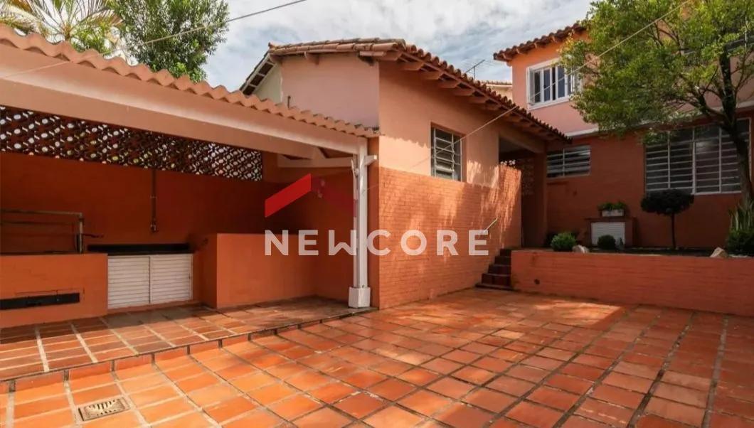 Casa em Avenida Iraí – Indianópolis – São Paulo/SP