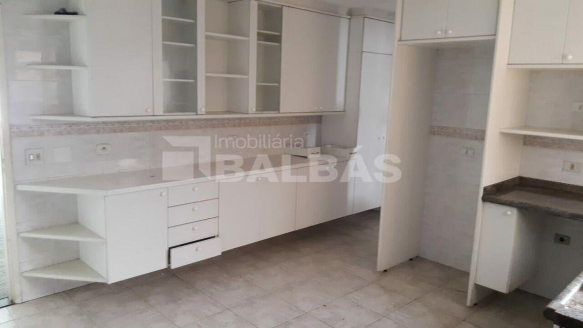 SOBRADO – NO CORAÇÃO DO JD. ANÁLIA FRANCO – 3 DORMITÓRIOS – 5 VAGAS