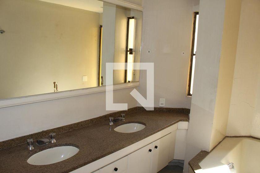 Apartamento à Venda – Santa Cecília, 2 Quartos, 270 m² – São Paulo