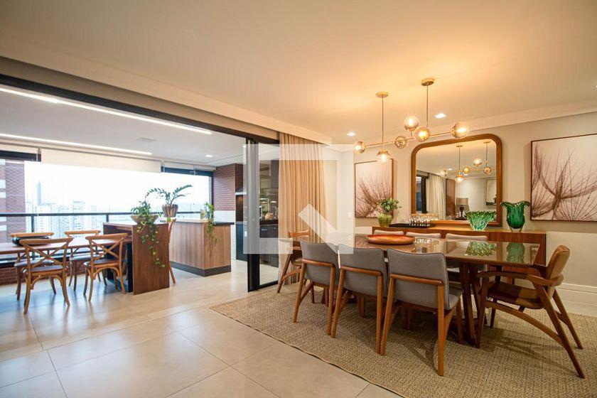 Apartamento à Venda – Chácara Santo Antonio, 3 Quartos, 210 m² – São Paulo