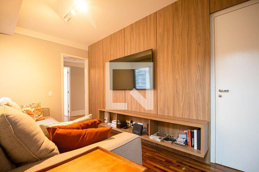 Apartamento à Venda – Chácara Santo Antonio, 3 Quartos, 210 m² – São Paulo