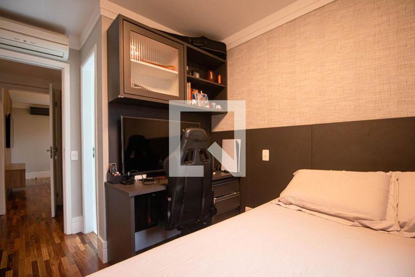 Apartamento à Venda – Chácara Santo Antonio, 3 Quartos, 210 m² – São Paulo